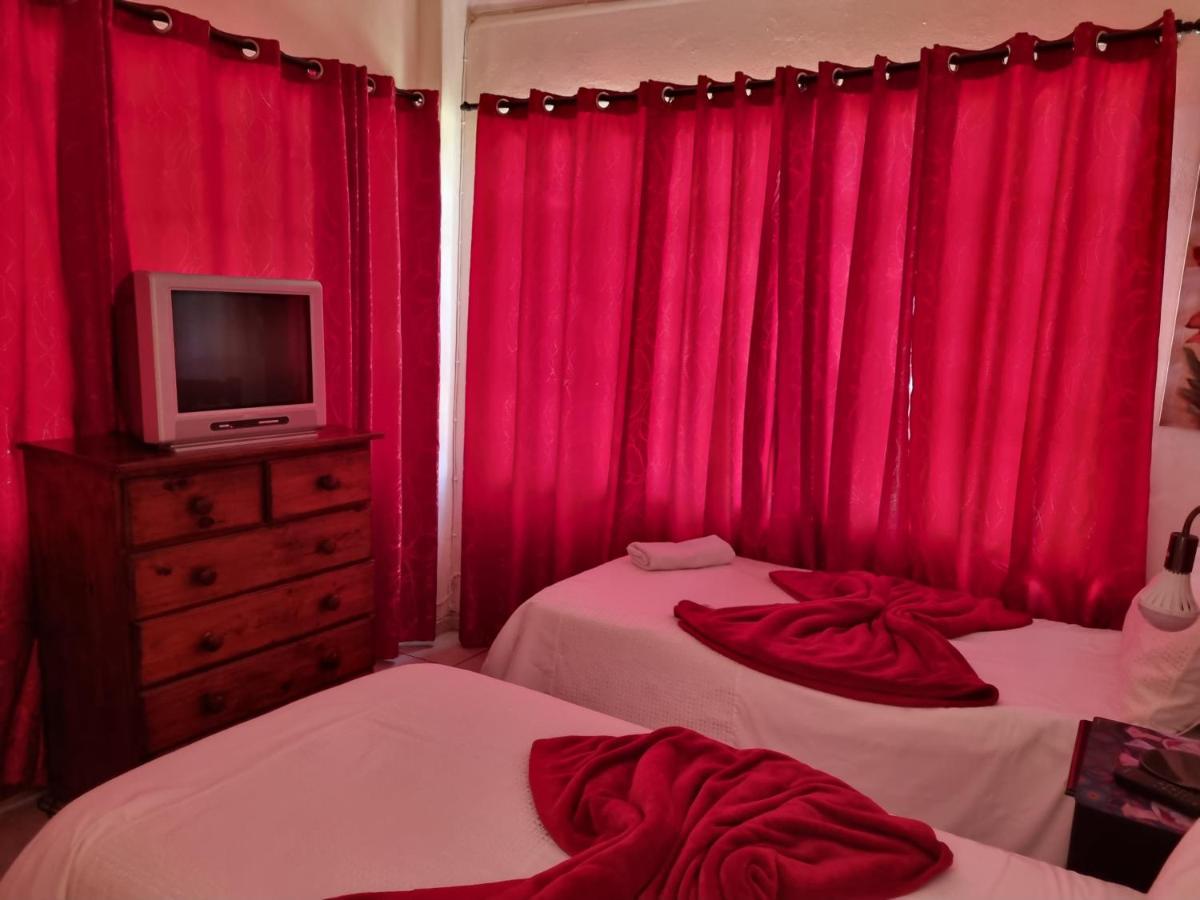 Hotel Sondela Bed&Breakfast Aliwal North Esterno foto