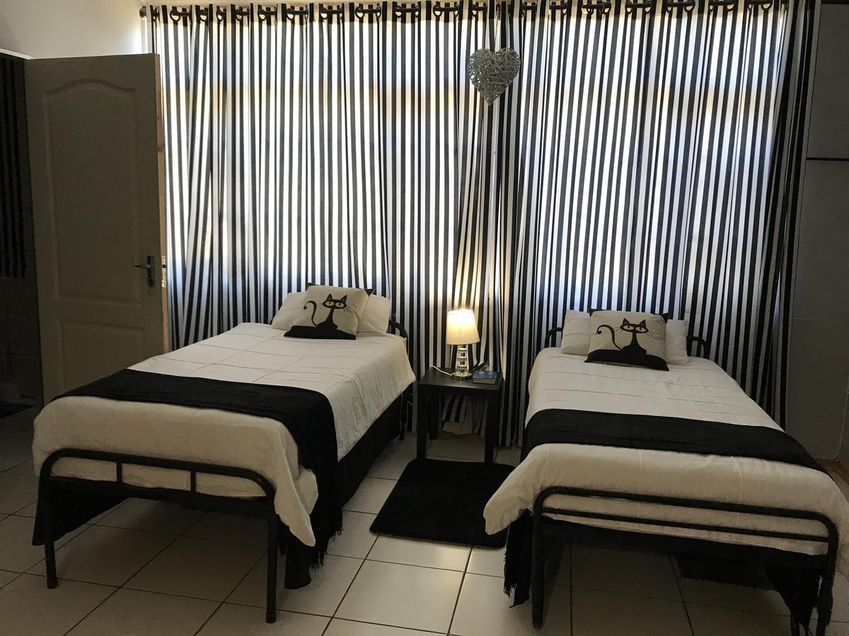 Hotel Sondela Bed&Breakfast Aliwal North Esterno foto