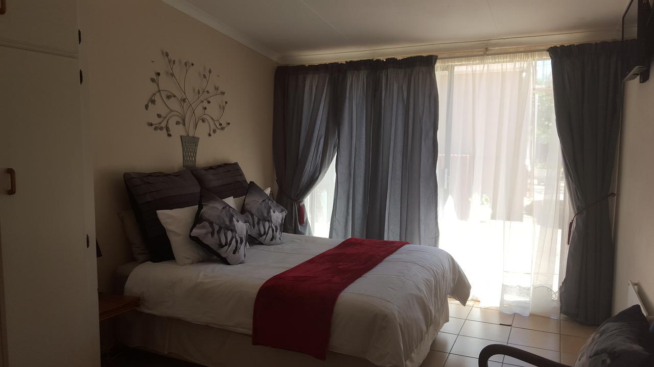 Hotel Sondela Bed&Breakfast Aliwal North Esterno foto